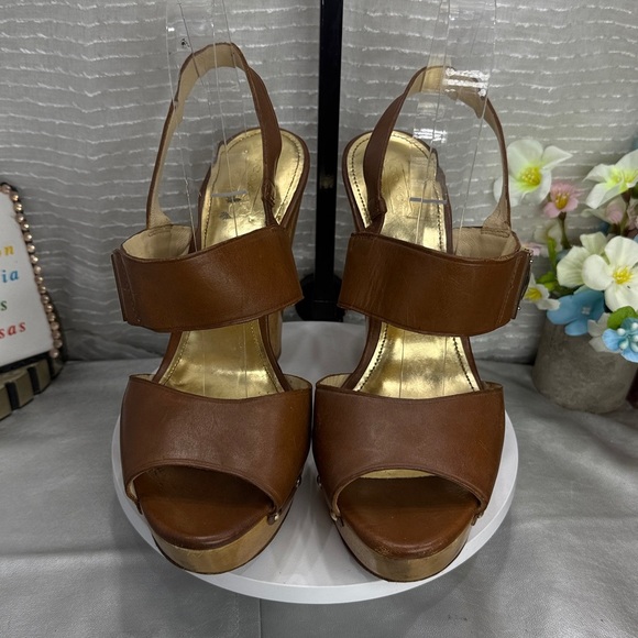 (A) COACH Women's Darcey Peep-Toe Platform Heels with Silver Wooden Buckle,Sz 9B - Picture 3 of 15